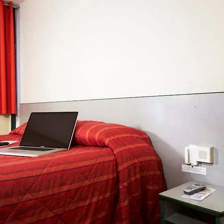 Hotel The Originals Access, Recouvrance Ouest *